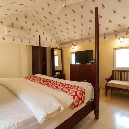 Nehamrit Farmstays With Pool, Near Malshej Ghat Murbad Exterior photo
