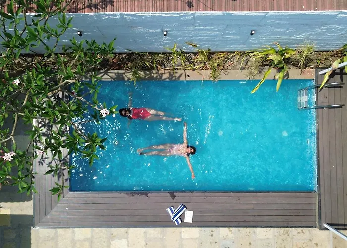 Nehamrit Farmstays With Pool, Near Malshej Ghat