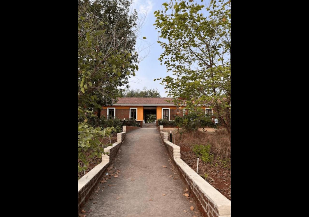 Nehamrit Farmstays With Pool, Near Malshej Ghat * Murbad