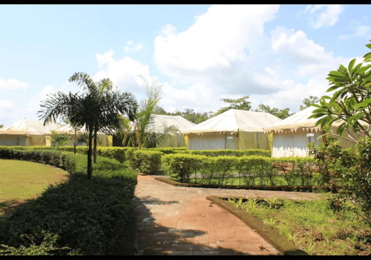 Farm stay Nehamrit Farmstays With Pool, Near Malshej Ghat *