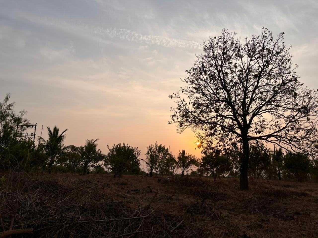 Farm stay Nehamrit Farmstays With Pool, Near Malshej Ghat Murbad