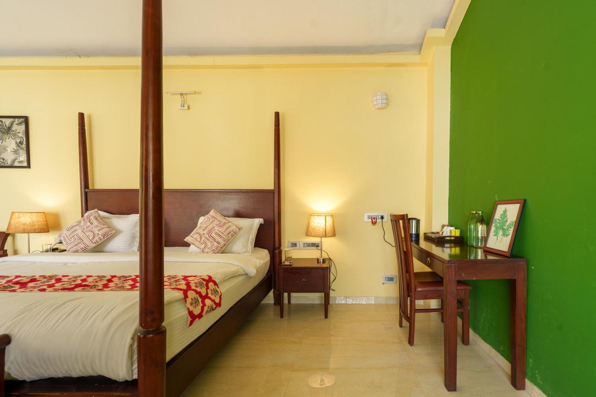 Nehamrit Farmstays With Pool, Near Malshej Ghat