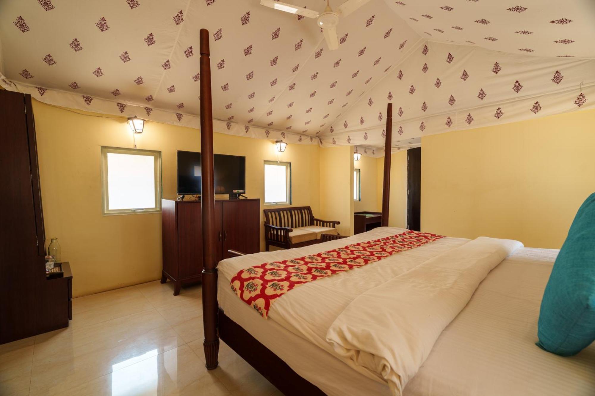 Farm stay Nehamrit Farmstays With Pool, Near Malshej Ghat Murbad