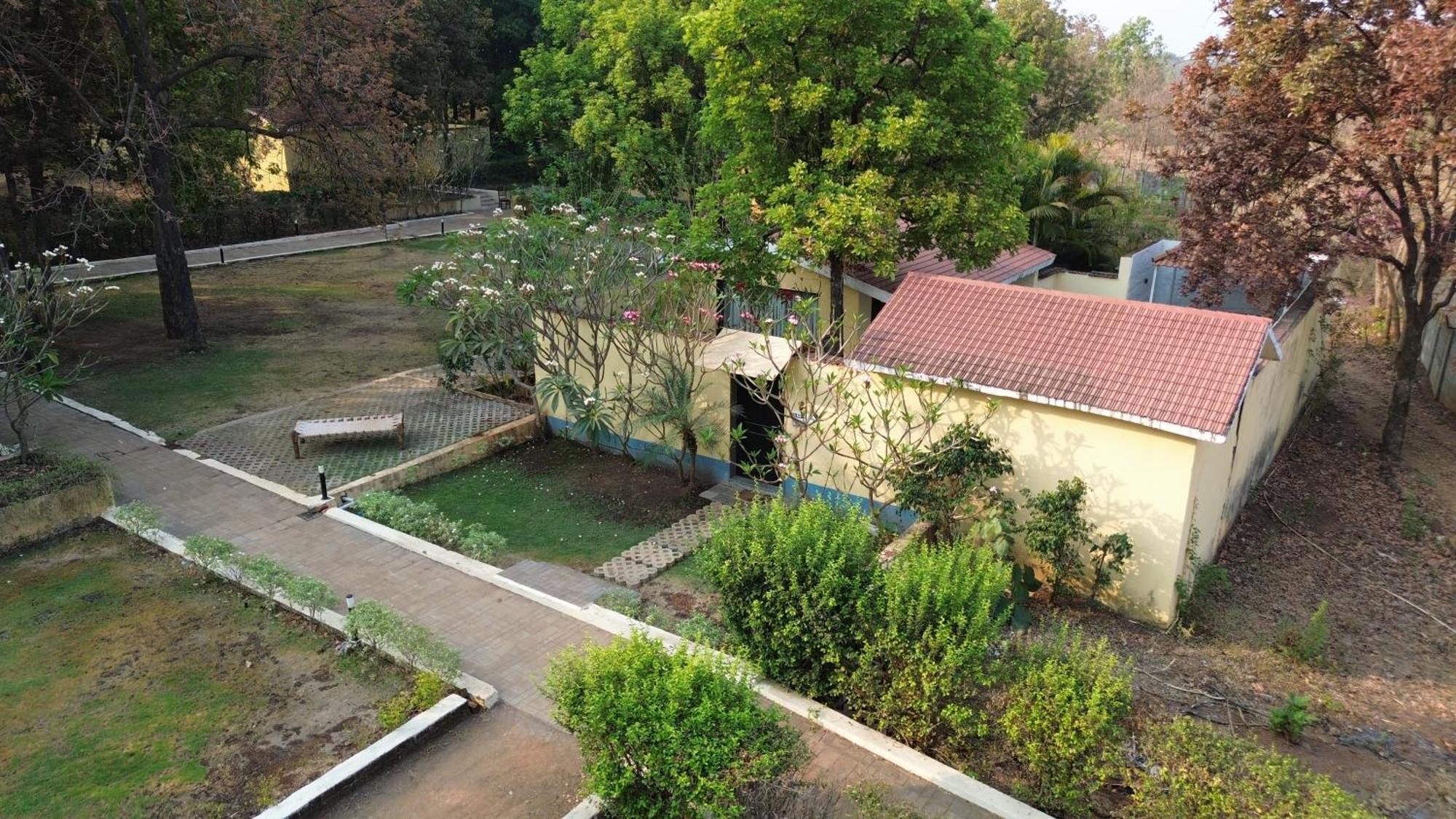 Nehamrit Farmstays With Pool, Near Malshej Ghat Farm stay