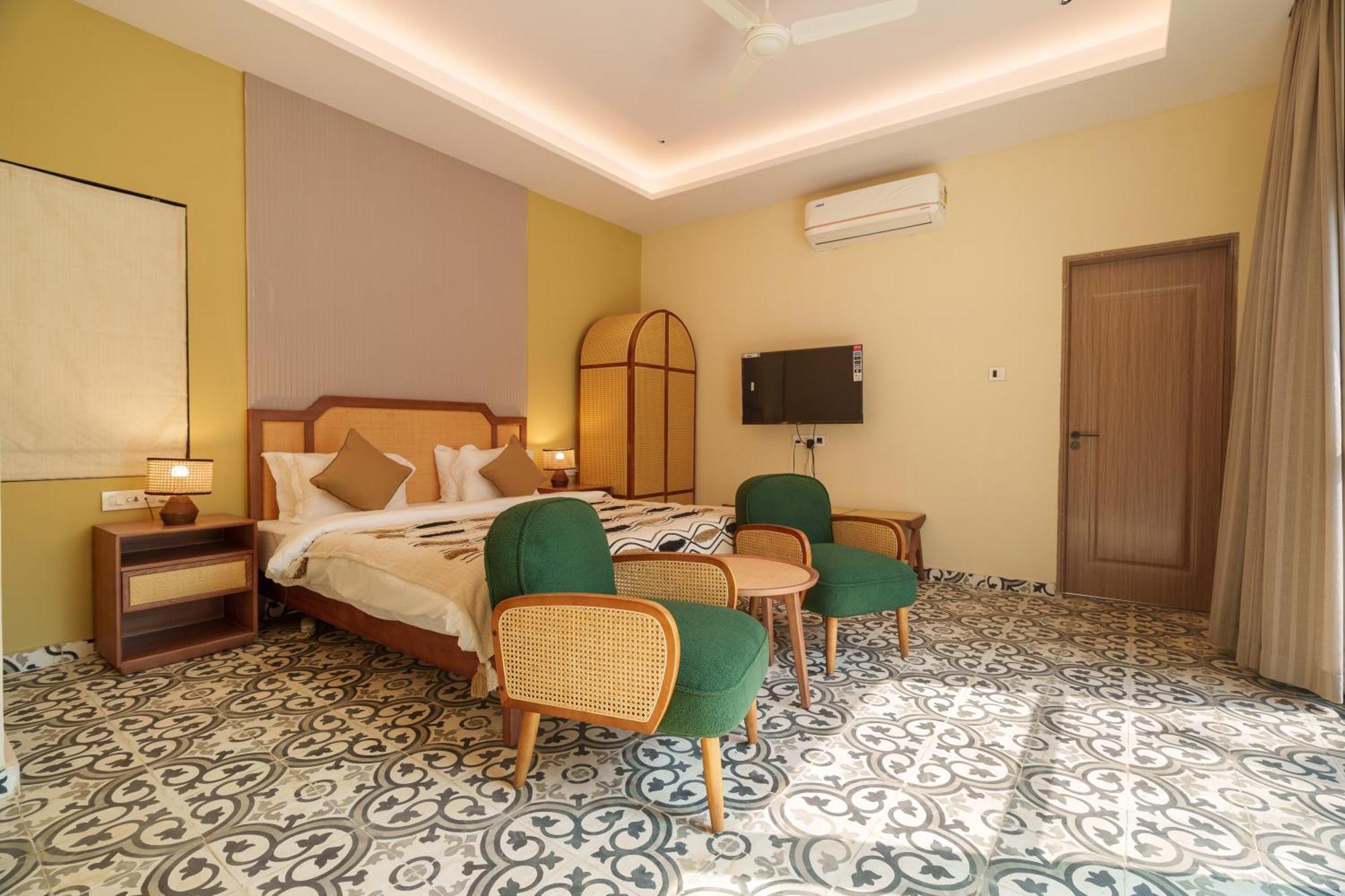 Farm stay Nehamrit Farmstays With Pool, Near Malshej Ghat *